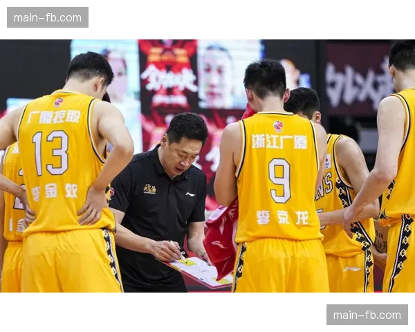 广州队高强度压迫式防守限制吉林外线，三节领先23分奠定胜局
